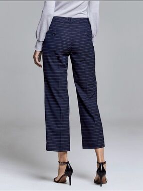 Banana Republic — NWOT Logan Crop Navy Pinstripe Wide-Leg Pants — Size L